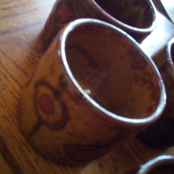 Tan Flowered Teapot with 5 cups - Picture 8 of 9